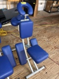 FOLDING MASSAGE CHAIR