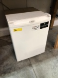 WHIRLPOOL MINI REFRIGERATOR MODEL 3L03P