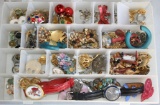 LOT CONSISTING OF COSTUME JEWELRY