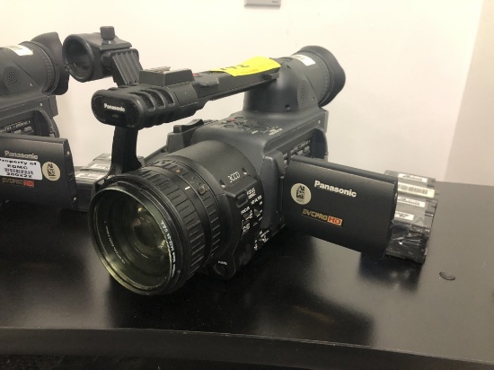 PANASONIC PROFESSIONAL VIDEO CAMERA 3CCD