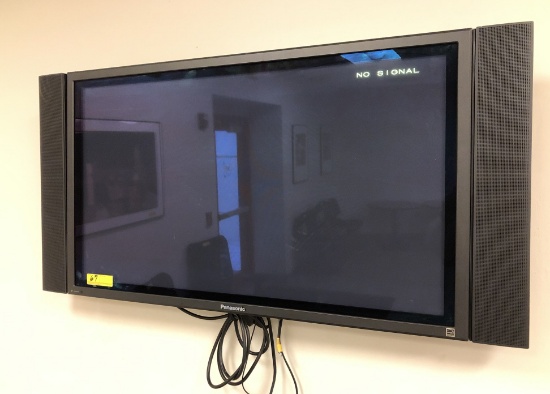 42" PANASONIC HD TV INCLUDING WALL BRACKET