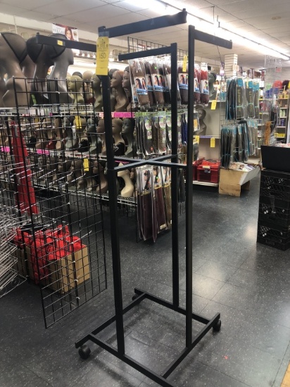 LOT CONSISTING OF ROLLING RACK AND DISPLAY RACK (DOES NOT INCLUDE PRODUCT)