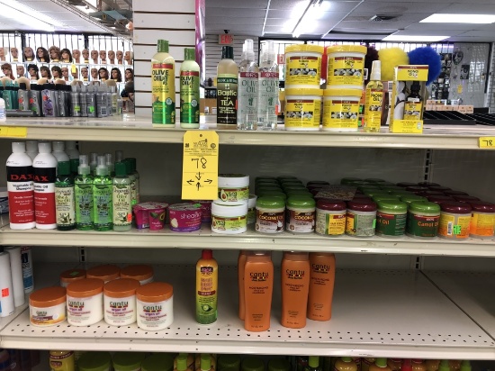 LOT CONSISTING OF HAIR DRESSING, CONDITIONING HAIR CREAMS AND LEAVE-IN CONDITIONERS
