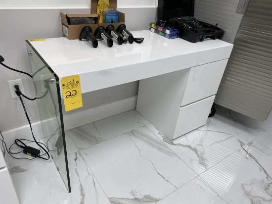 WHITE LACQUER DESK WITH GLASS SIDE