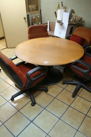 LOT CONSISTING OF OFFICE FURNITURE INCLUDING