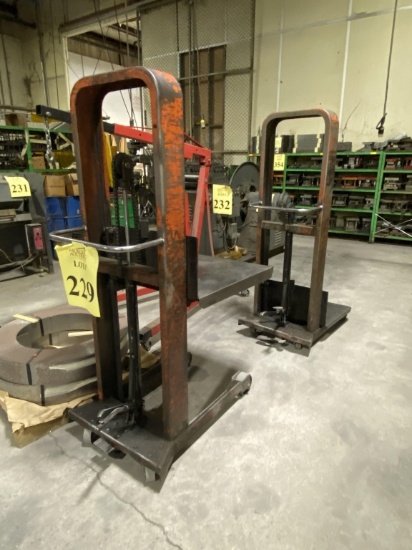 HYDRAULIC LIFT PLATFORM ON CASTERS
