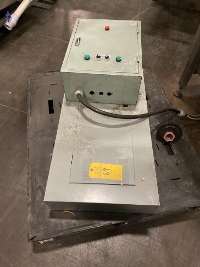 PALLET CONSISTING OF: CIRCUIT BREAKER PANEL