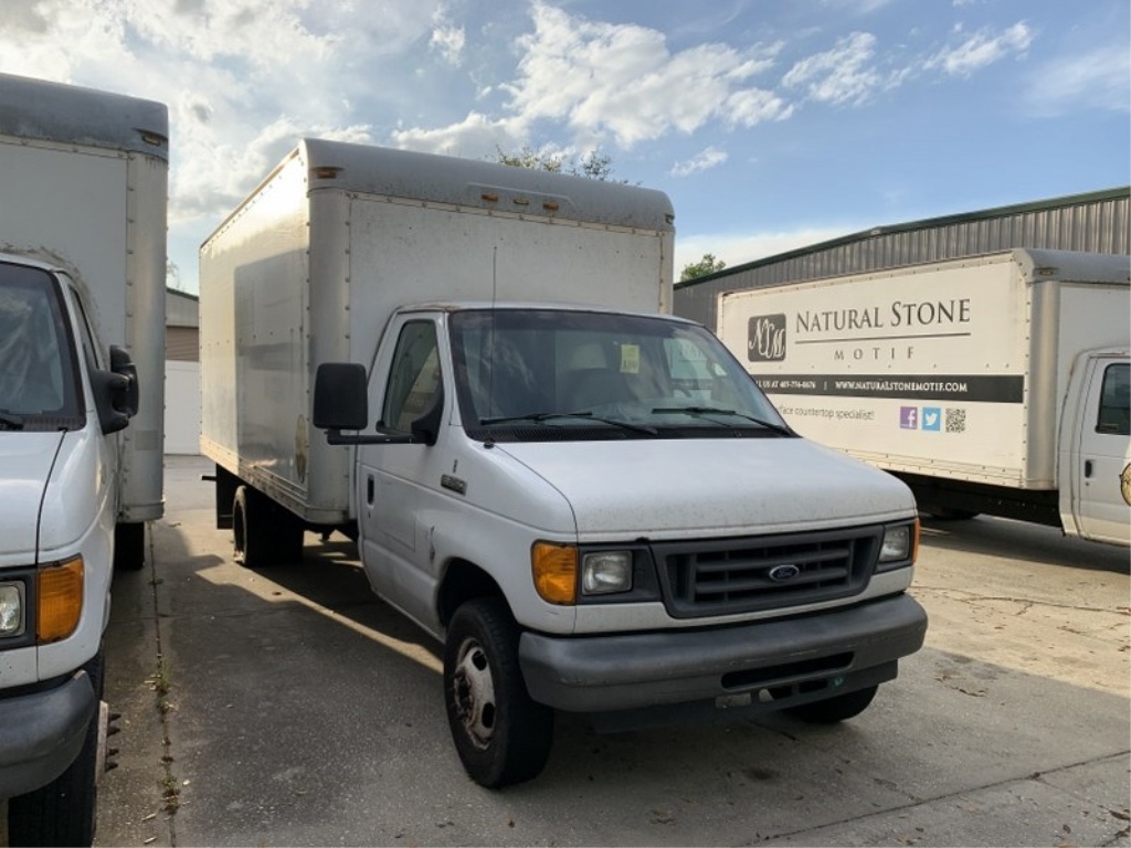 06 Ford E 350 Super Duty Box Truck Commercial Trucks Hauling Transport Trucks Box Trucks Online Auctions Proxibid
