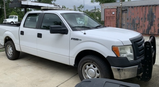 2010 FORD F-150 XL SUPER CREW PICKUP TRUCK