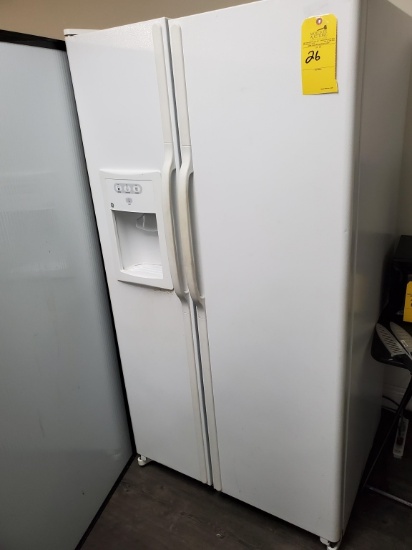 GE SIDE BY SIDE REFRIGERATOR MODEL DSS25JFPE WW