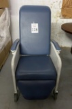 WINCO LIFECARE RECLINER, MODEL 585