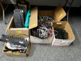 LOT CONSISTING OF ASSORTED COMPUTER ACCESSORIES: