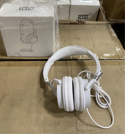 MONT BLANC WHITE WIRED HEADPHONES