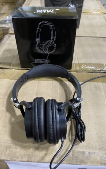 MONT BLANC BLACK WIRED HEADPHONES