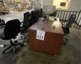 LOT CONSISTING OF DESK, (5) ASSORTED CHAIRS,