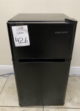 BLACK AND DECKER SMALL REFRIGERATOR MODEL BCD33B
