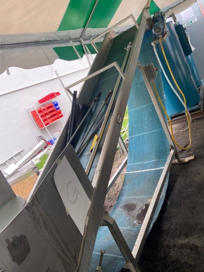 INCLINED FLIGHTED CONVEYOR