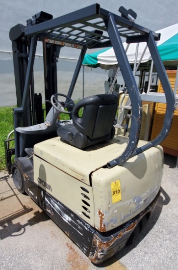 CROWN ELECTRIC FORKLIFT