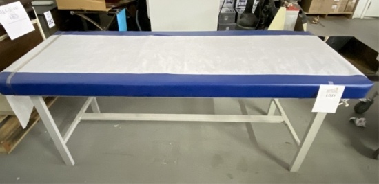 NON-ADJUSTABLE EXAM TABLE, METAL MEASURES 72" L X 24" W X 28" H BASE