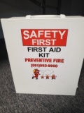 SAFETY FIRST WALL MOUNT FIRST AID KIT