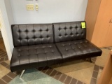 BUTTON TUCK FUTON