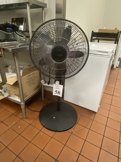 LASKO PEDESTAL FLOOR FAN WITH REMOTE