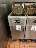 ROYAL DUAL BASKET FRYER, MODEL RFT-50
