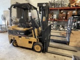 DAEWOO 3 STAGE FORKLIFT MODEL GC30S
