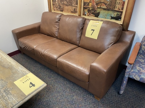 LOT CONSISTING OF BROWN LEATHER/CUIR SOFA