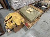 LOT CONSISTING OF INFLATABLE ITEMS
