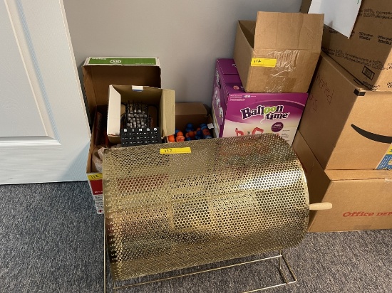LOT CONSISTING OF ASSORTED ITEMS