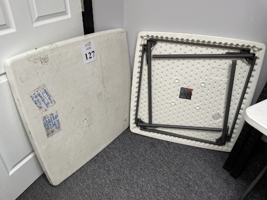 PLASTIC FOLDING TABLES 3' X 3'