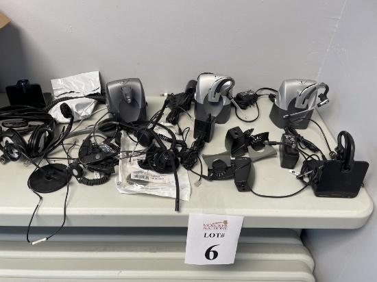 LOT CONSISTING OF WIRED AND WIRELESS HEADSETS
