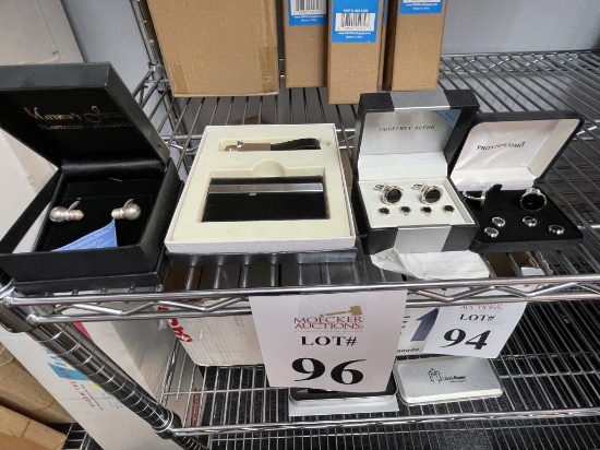 LOT CONSISTING OF ASSORTED GIFT SETS