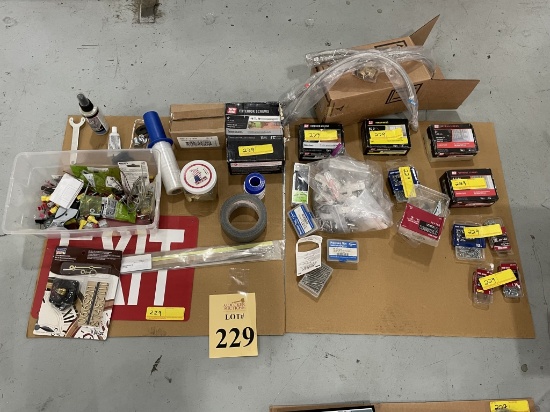 LOT CONSISTING OF ASSORTED HARDWARE