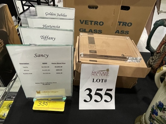 LOT CONSISTING OF PICTURE FRAMES