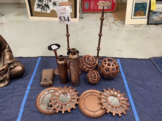 LOT CONSISTING OF COPPER COLORED ACCESSORIES