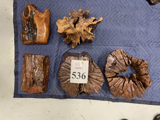 LOT CONSISTING OF WOOD ACCESSORIES
