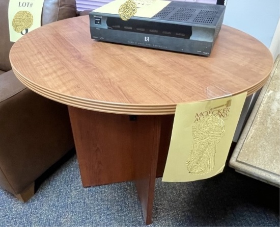 LOT CONSISTING OF SMALL ROUND FORMICA TABLE