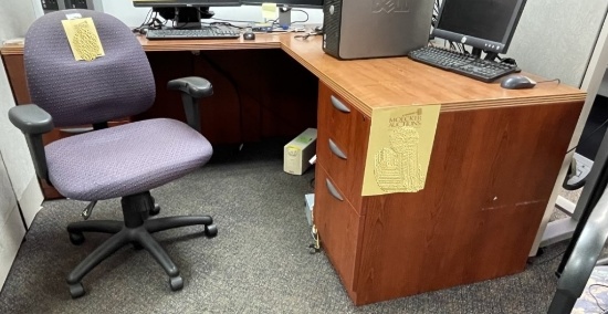 L-SHAPED DESKS