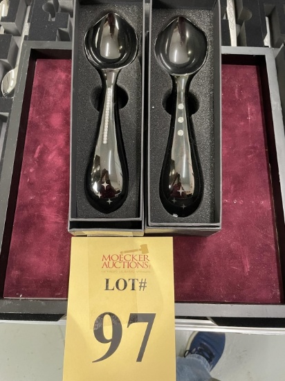 MIDNIGHT ICE CREAM SCOOPS