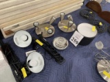 LOT CONSISTING OF ASSORTED LIGHT FIXTURES