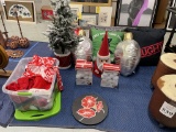 LOT CONSISTING OF ASSORTED CHRISTMAS ITEMS