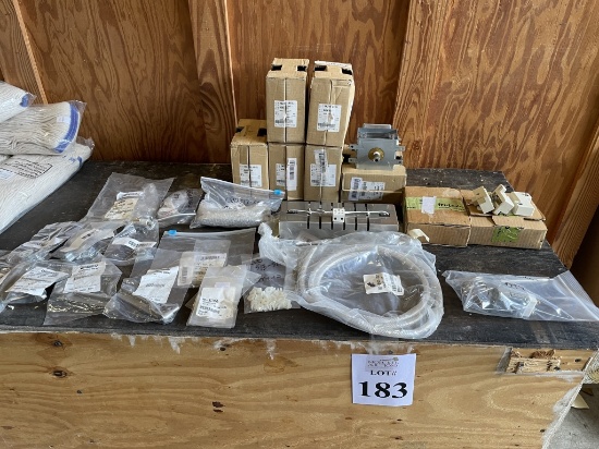 LOT CONSISTING OF ASSORTED SERVICING PARTS