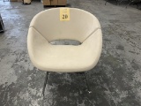 *NEW IN BOX* DAVIS: LL5655 MODERN STYLE SWIVEL CHAIR