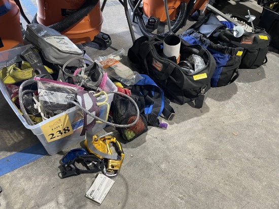 LARGE LOT CONSISTING OF ASSORTED CLIMBING GEAR