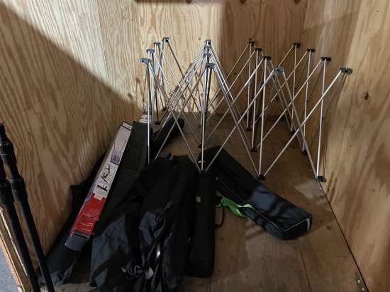 LOT CONSISTING OF TRADE SHOW DISPLAYS