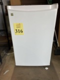 GE MINI REFRIGERATOR