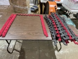 LOT CONSISTING OF RED INTERLOCKING MATTING