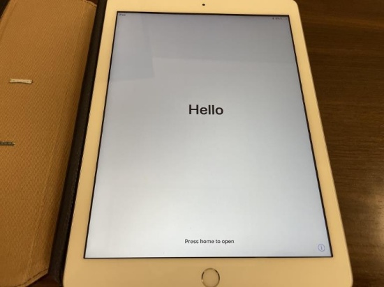 APPLE IPAD 5TH GENERATION MODEL A1822